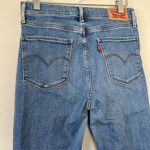 Levi’s 724 High Rise Straight Crop Jeans - Picture 7 of 10